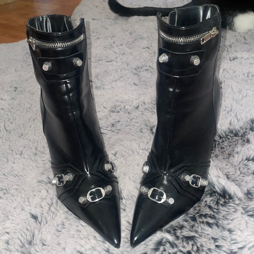 Miss Lola boots